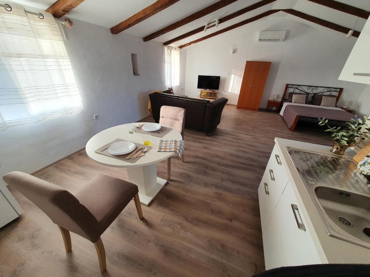 Private Accommodation Kanegra Umag Exterior foto