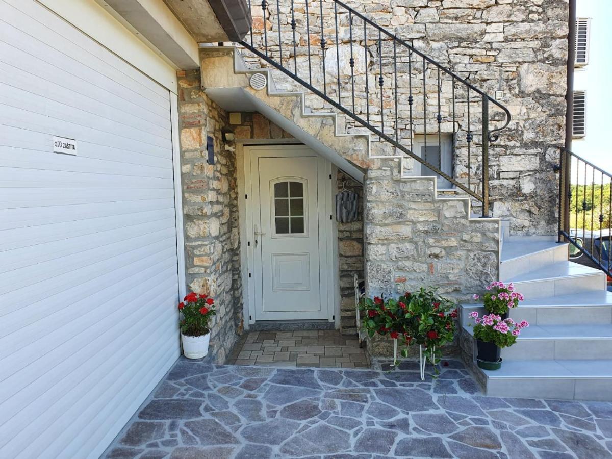 Private Accommodation Kanegra Umag Exterior foto